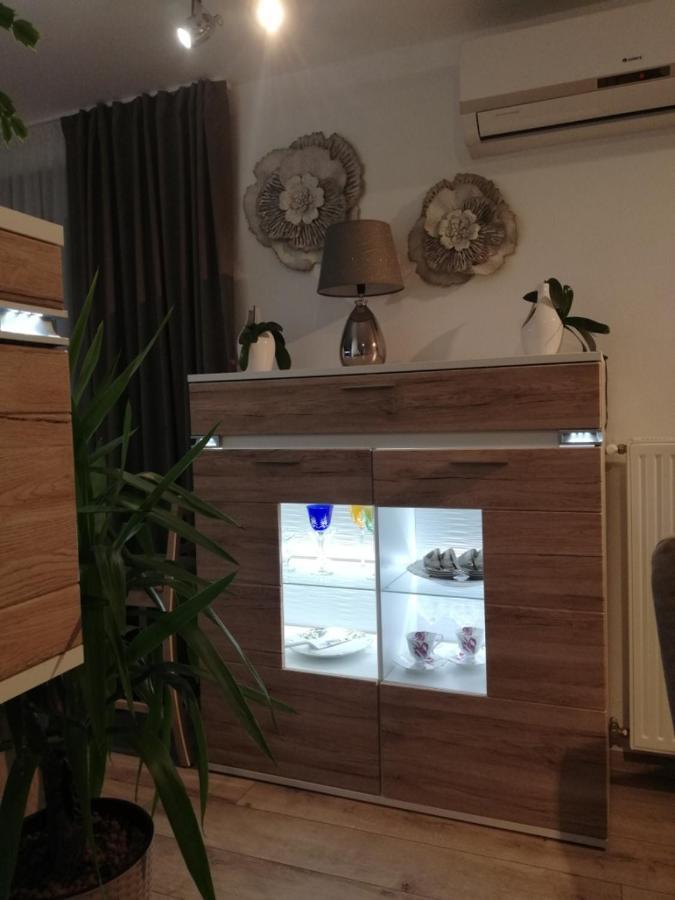 Galeria Stastie Apartment Senec Luaran gambar
