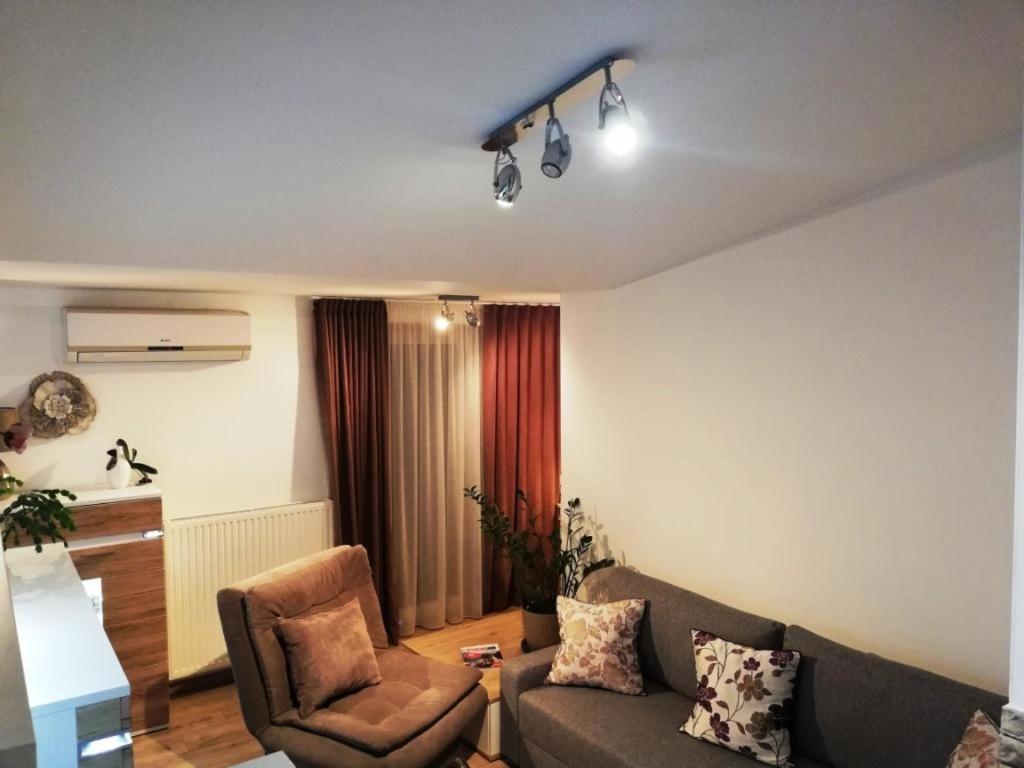 Galeria Stastie Apartment Senec Luaran gambar