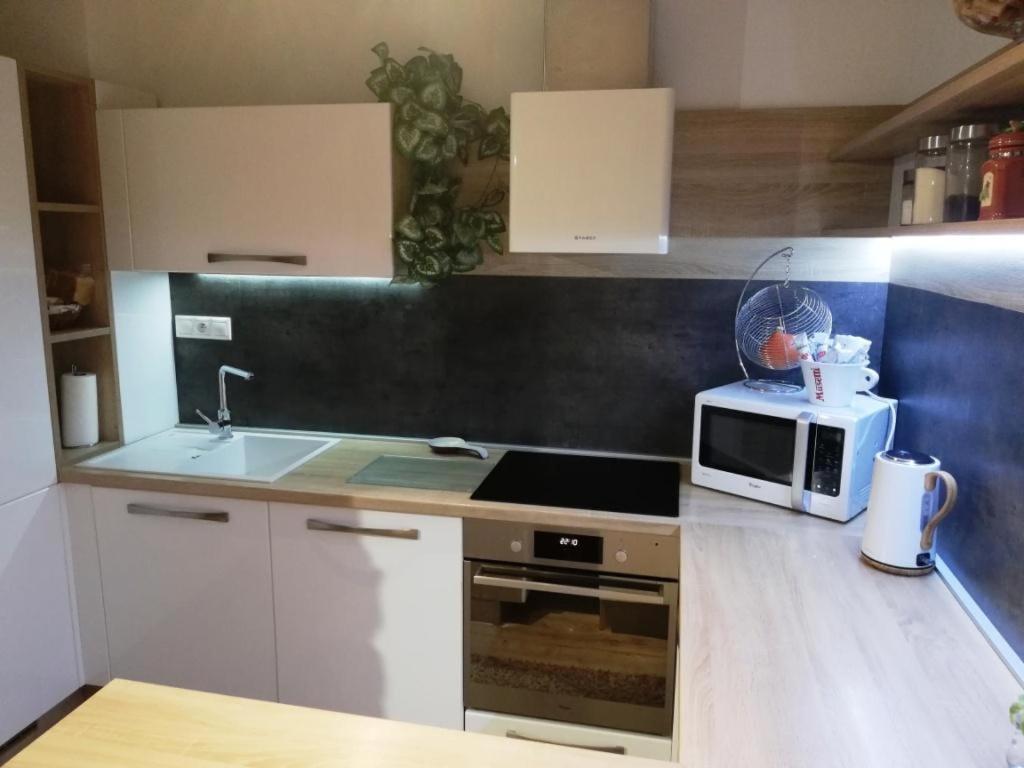 Galeria Stastie Apartment Senec Luaran gambar