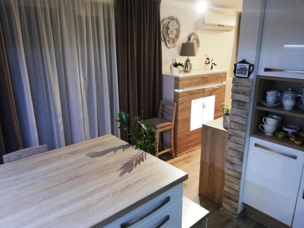 Galeria Stastie Apartment Senec Luaran gambar