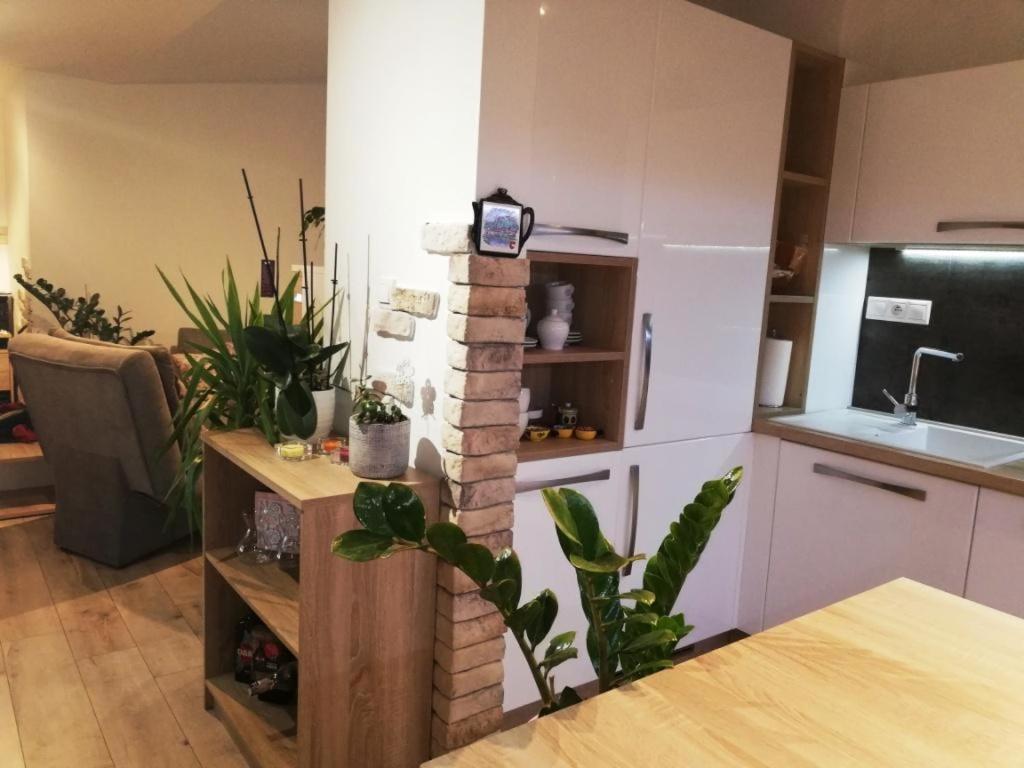 Galeria Stastie Apartment Senec Luaran gambar